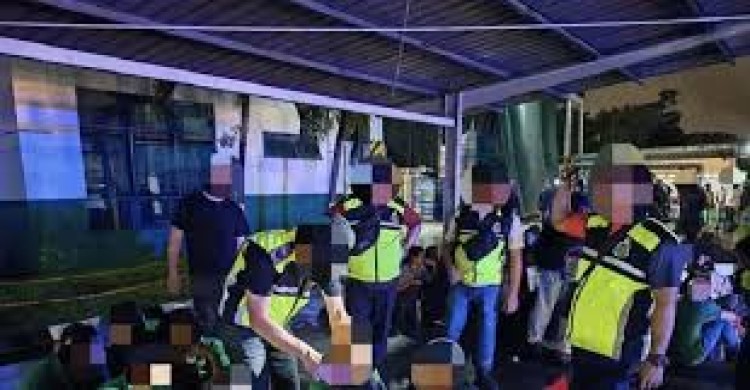 মালয়েশিয়ায় ৭২ বাংলাদেশি আটক