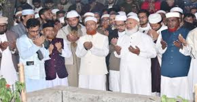 ফজরের নামায শেষে ওসমান হাদির কবর জিয়ারত করলেন জামায়াত আমির